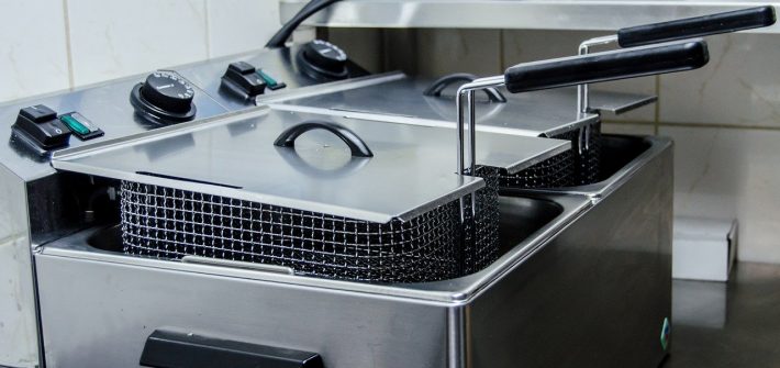 La friteuse, un accessoire rapide pour toutes vos fritures à la maison.